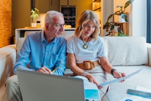 Pre‑Retirees Evaluating A MYGA Plan at Home